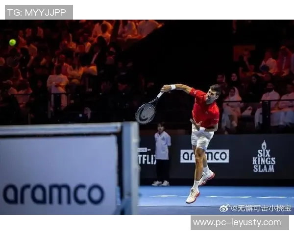 德约与C罗亲密互动造访网球中心互赠球衣与球拍