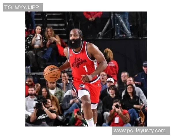 快船半场领先篮网16分哈登状态火热小卡贡献7分3断祖巴茨表现低迷